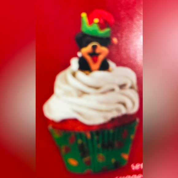 Crafty cooking Holiday Dogs 3D icing decorations 3pcs. 1.85 oz - Picture 3 of 4